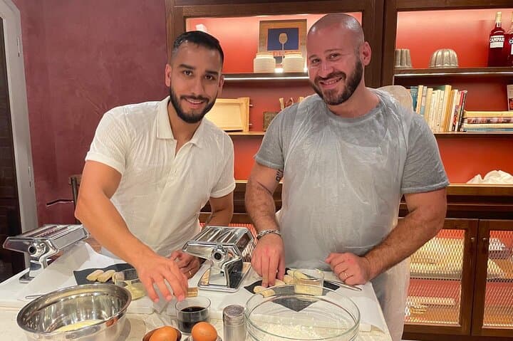 Venice: Pasta and Tiramisu Cooking Class with fine wine