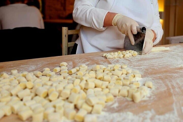 Florence: Pasta Fettuccine, Ravioli & Tiramisu Cooking Class