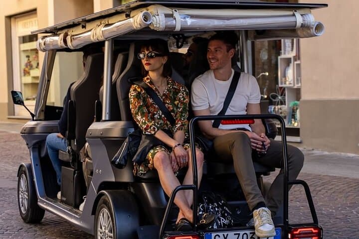 Private 3H Panoramic Golf Cart Tour of Rome with Pick-Up Included