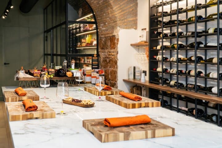 Cook & Dine in Rome: Pizza, Ravioli & Italian Dessert with Wine