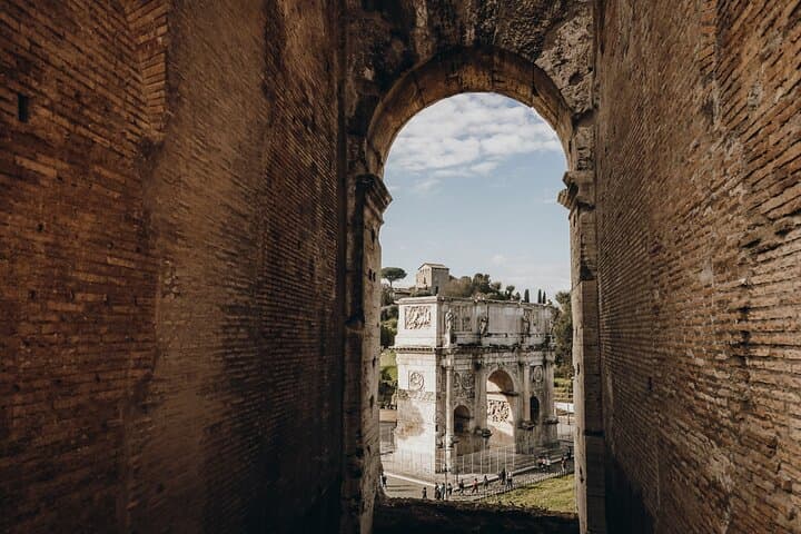 Rome: Express Colosseum Tour with Roman Forum Access