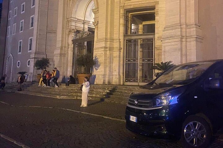 “Skip the Taxi Line : Private FCO ↔ Rome Transfer with Pro Driver”