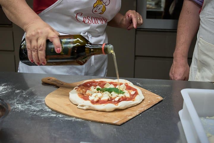 Private Pizza & Tiramisù Class at local home in Cagliari