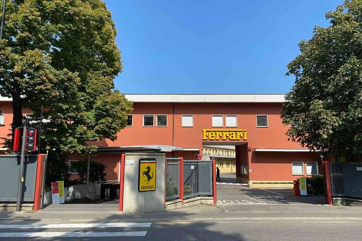 Exclusive Porsche GT Track Experience in Maranello