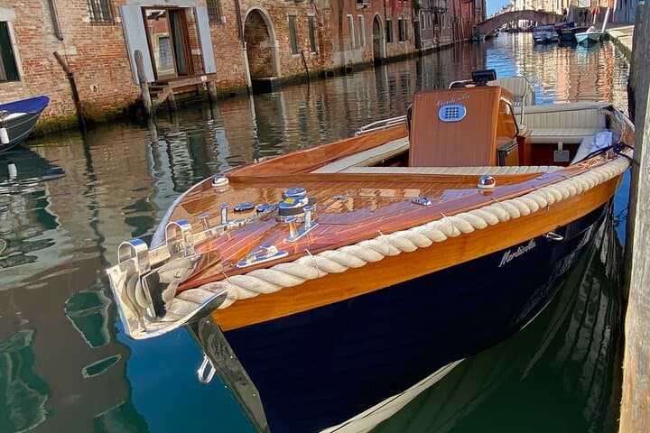 Murano and Burano Private Boat Tour from Venice