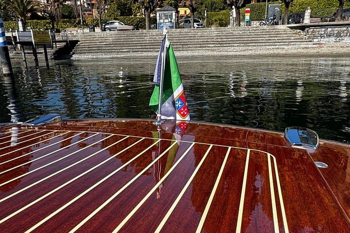 Shared Tour of Lake Como with Venetian Limousine 1 Hour