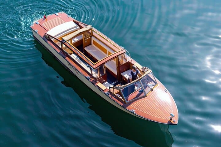 Shared Tour of Lake Como with Venetian Limousine 1 Hour