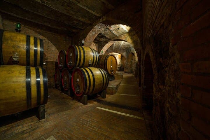 2-day tour of Tuscany, including noble wine and typical cheeses