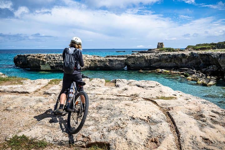 Bike Tour | Cave of Poetry and Arch of Lovers |