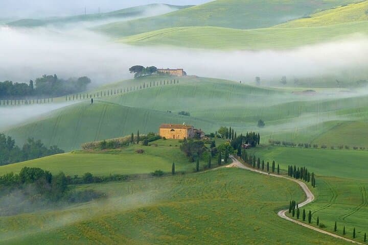 2-day tour of Tuscany, including noble wine and typical cheeses