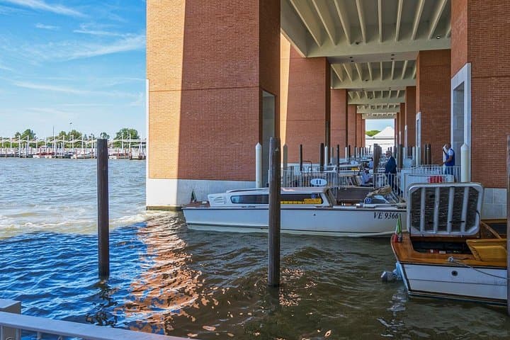 Private Transfer from Marco Polo Airport to Venice