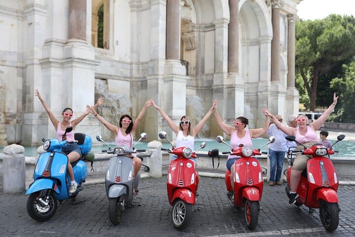 Rome Vespa Scooter Tour with Professional Photographer