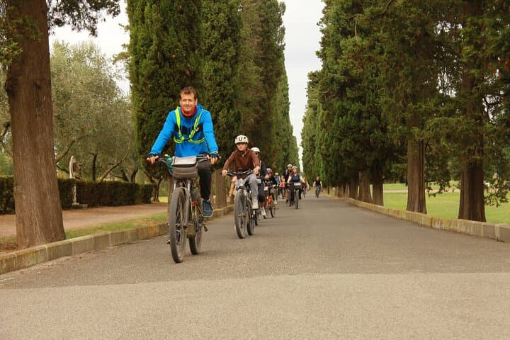 Appian Way Aqueducts Bike Tour (Catacombs & Lunch Option)
