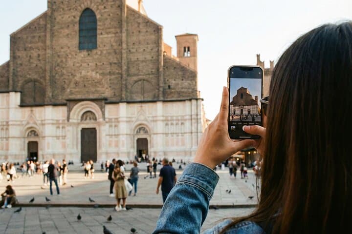 7 days Self Guided AI Audio Tours to Bologna and all Italy