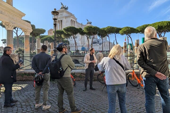 Rome e-bike tour through historic landmarks
