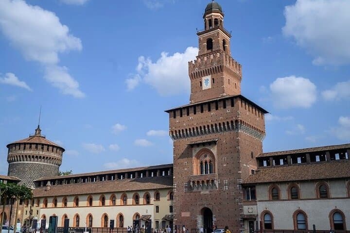 Milan Private Walking Tour with a Local