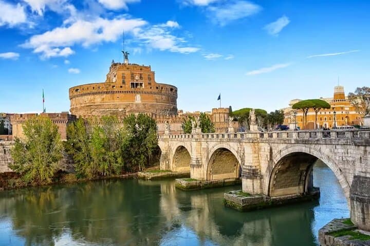 Castel Sant'Angelo Access and Optional Audioguide or Ghost Tour