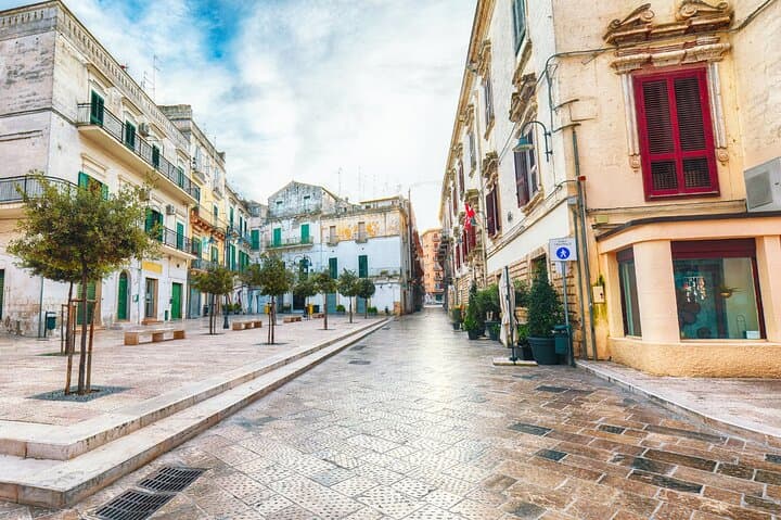 Murgia Tour : Gravina, Altamura and Trani by bus with tasting