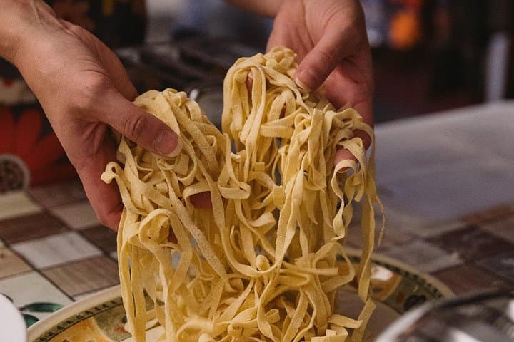 Palermo: Pasta and Tiramisu Small Group Cooking Class with Wine