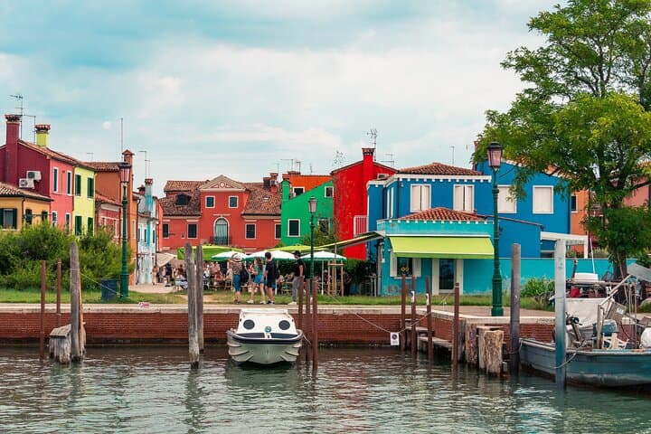 Murano Glass Blowing and Burano Tour from Venice