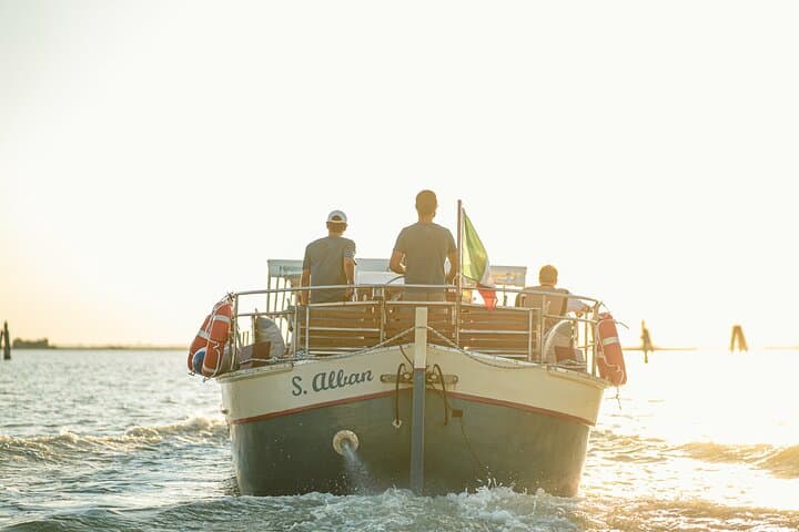 Murano & Burano: Venice Lagoon Cruise on a Traditional Boat