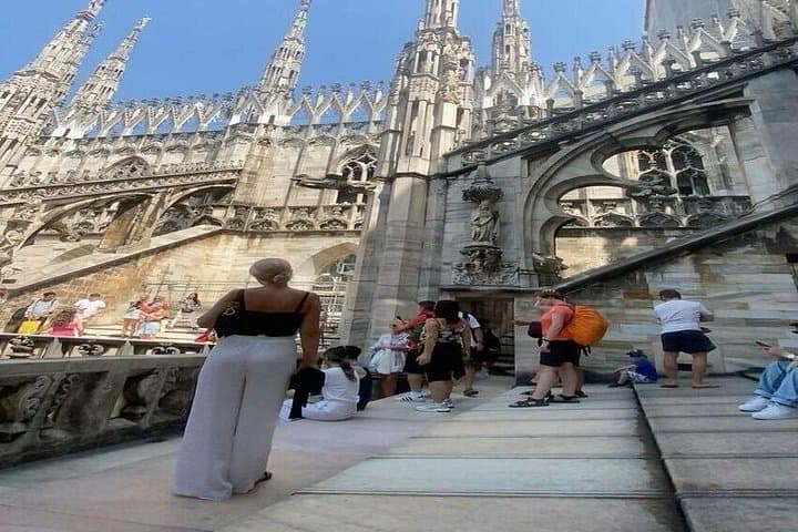 Milano: Luxury Duomo Fast-Track Entry with Lift to Terraces