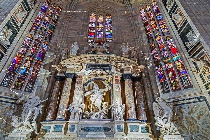 Milano: Luxury Duomo Fast-Track Entry with Lift to Terraces