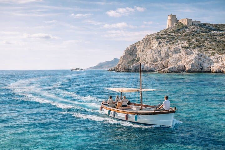 Cagliari : Gozzo Tour with 3 Swim Stops, Snorkeling & Local Food