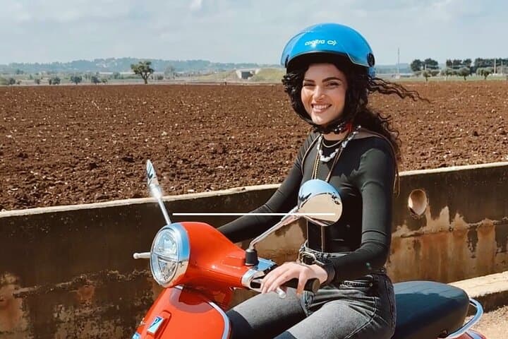 Vespa 125 rental Explore Puglia in freedom