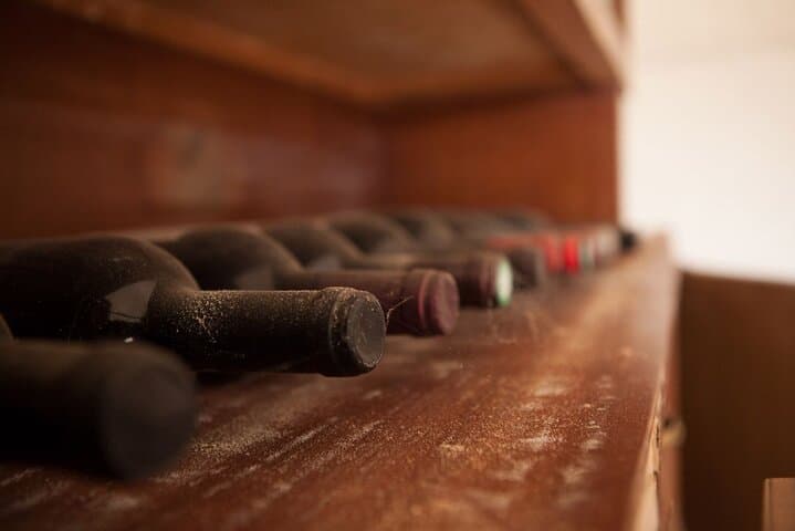 Guided tour through the vineyards with local wine tasting