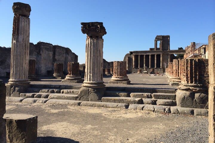 Pompeii basilica