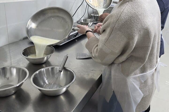 Naples: Pizza and Gelato Making Class