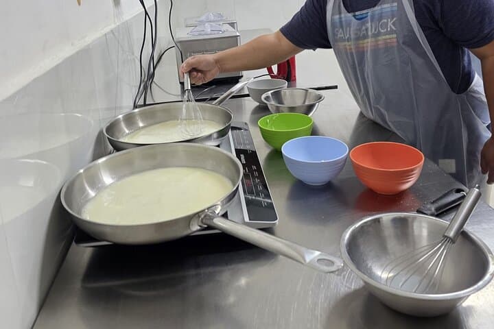 Naples: Pizza and Gelato Making Class