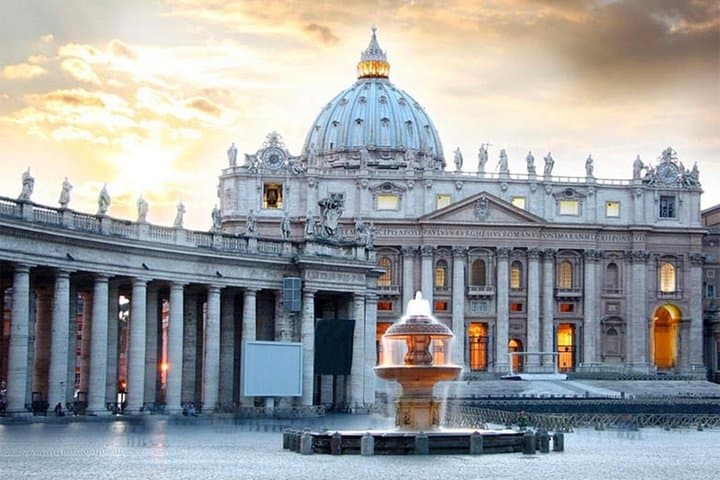 Vatican Visit at St. Peter's Basilica with Skip Line and Audio