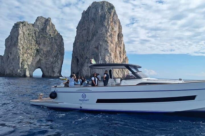 https ://media-cdn.tripadvisor.com/media/attractions-splice-spp - 720x480/12/28/ea/c7.jpg