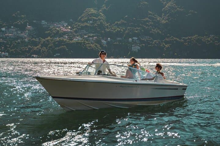 Boat Tour on Lake Como with Iconic and Luxury Boat