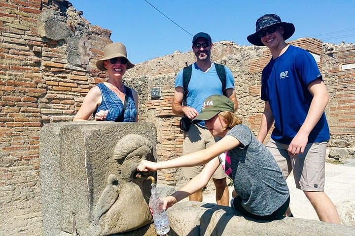 Break for a refreshment inside the Pompeii excavations