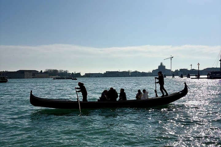 San Marco Tour with Grand Canal Gondola Traghetto Crossing