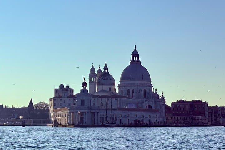 San Marco Tour with Grand Canal Gondola Traghetto Crossing