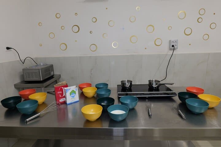 Naples: Pizza and Gelato Making Class