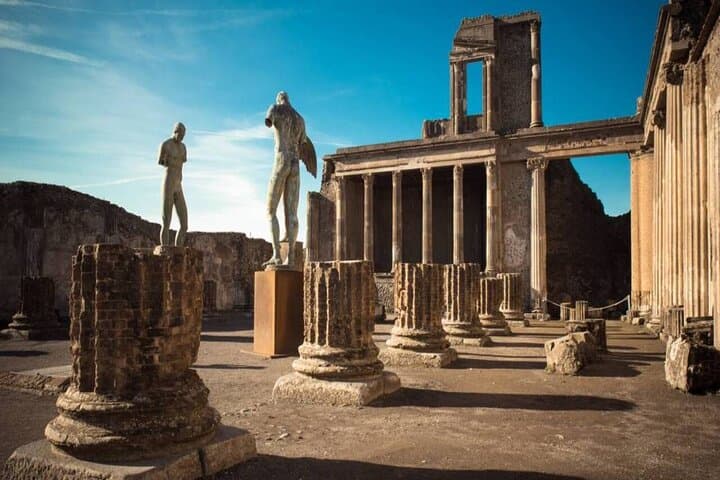 Pompeii with an Archaeologist Shared / Private Tour from Sorrento
