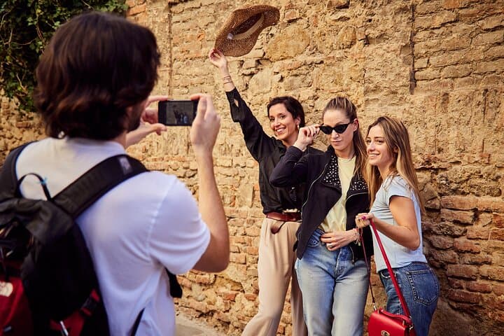 Gourmet tour in the Montepulciano old town center