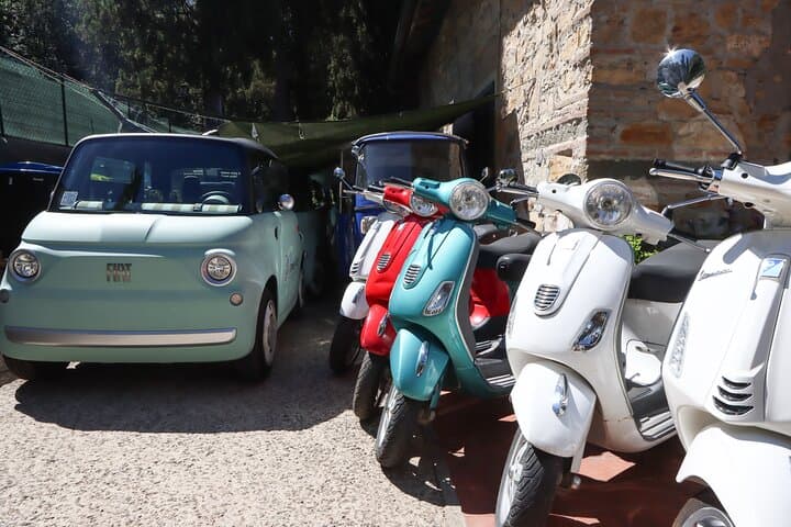 Florence Chianti Vespa Tour with Wine Tasting & Meal