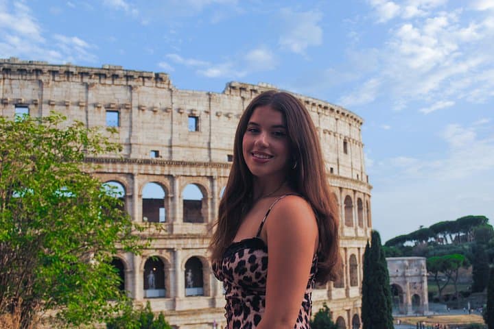 Rome:Private Photographer Experience with Colosseum &Forum Access