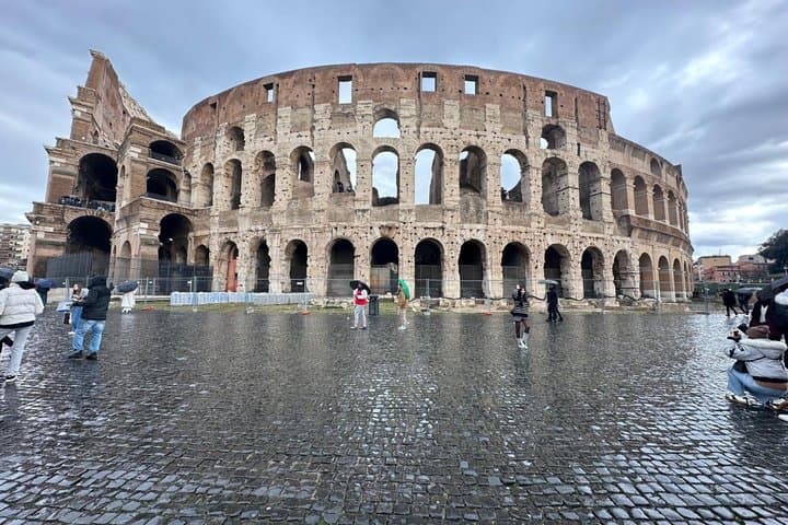 Guided Tour Colosseum, Forum, Palatine and Mamertine Prison