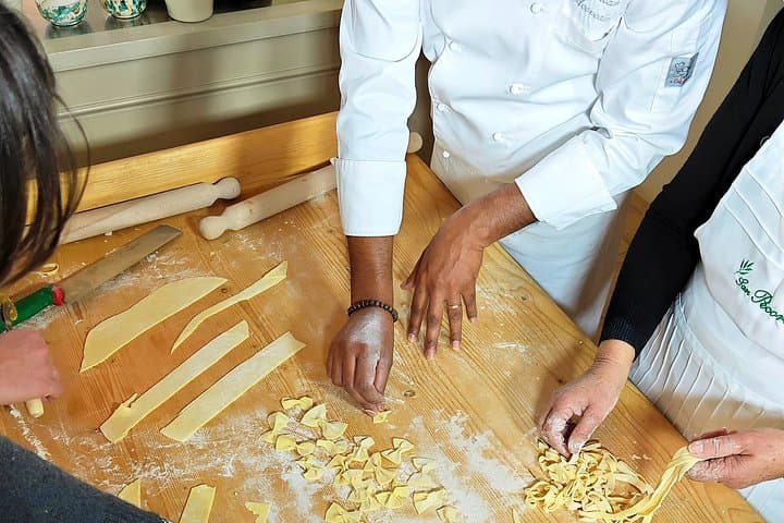 Authentic Tuscan Cooking Class with Professional Cook