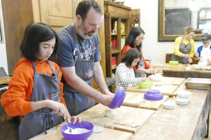 Pizza & Gelato Making Class in Oltrarno with Eating Europe