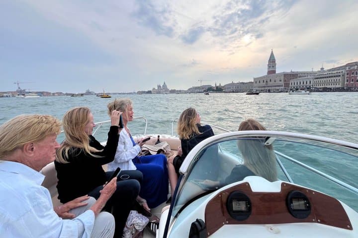 WarmVenice Private Boat Tour between Canals and Venice Lagoon
