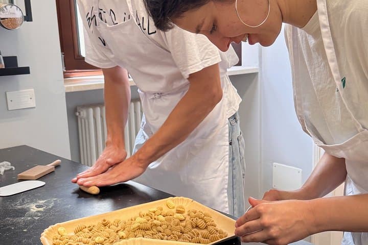 Vegan Pasta in Verona in a family home Kitchen