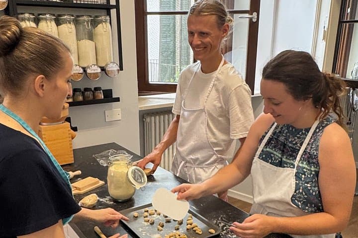 Vegan Pasta in Verona in a family home Kitchen